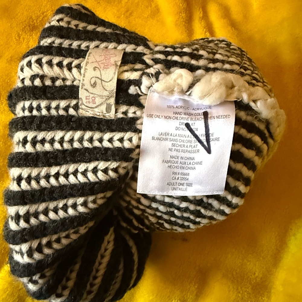 Free People Black and White Knit Pom-Pom Hat - Picture 6 of 8